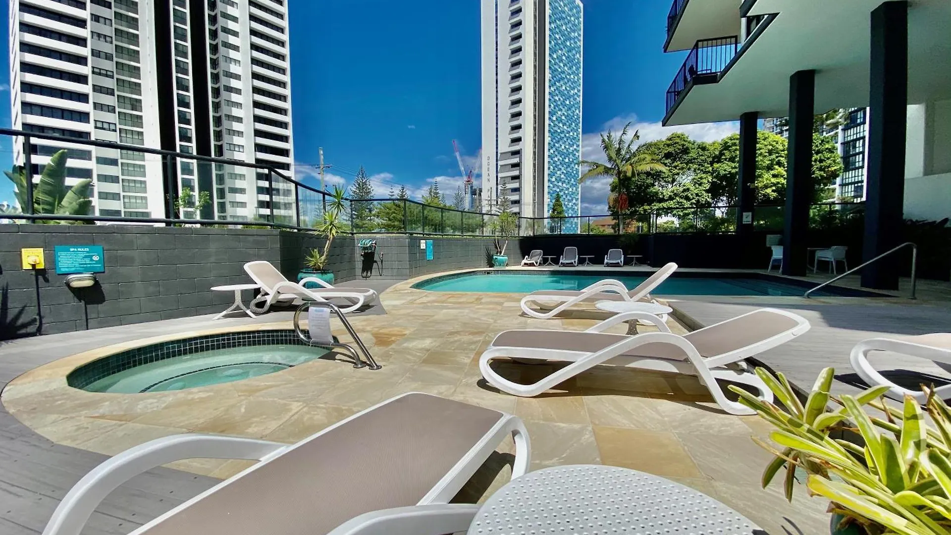 Beachside Neptune Resort #304 Gold Coast Apartment